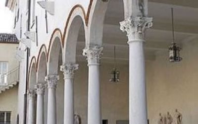 Loggia e Cortile - Veduta d'insieme